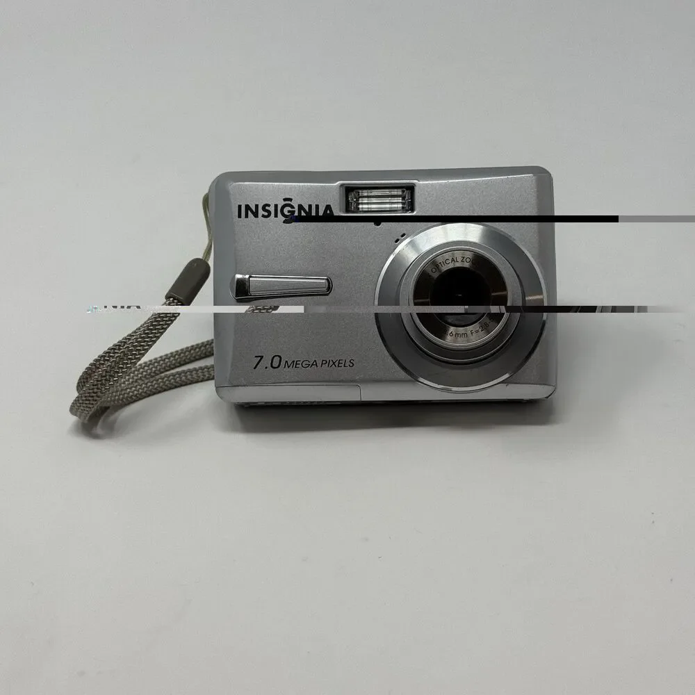 Insignia NS-DSC7S09 7.0MP Digital Camera Silver - Tested Working